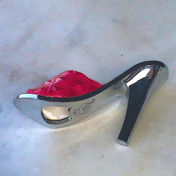 WILD EYE DESIGNS BOTTLE OPENER HIGH HEEL SILVER PINK PATENT PADDED NIB - Picture 4 of 10